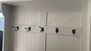 Perchero de entrada con banco