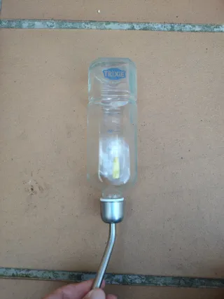 Bebedero Trixie para conejo