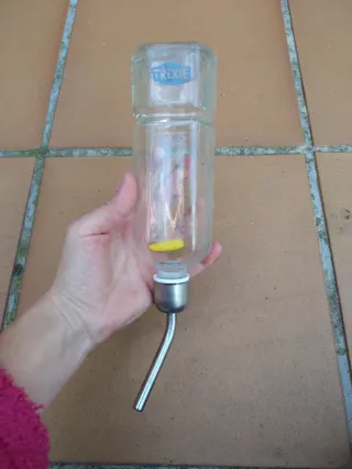 Bebedero Trixie para conejo