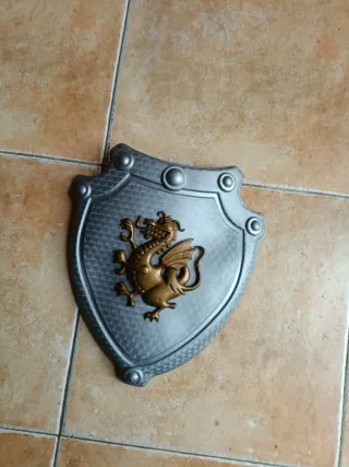 Disfraz Caballero Espada, Pecherín y Escudo Dragón