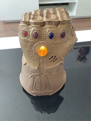 Disfraz Thanos + Máscara + Guantelete