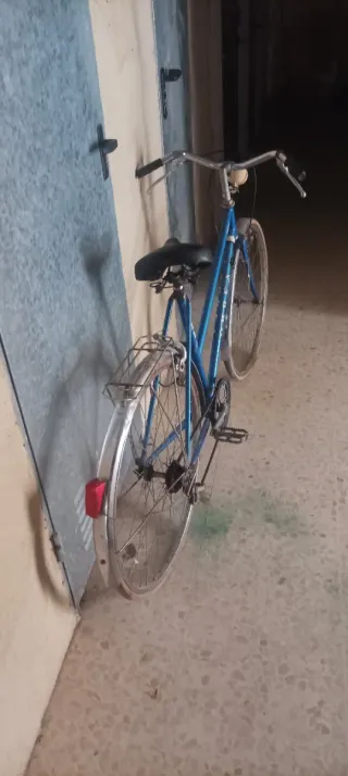 Bicicleta paseo clásica Orbea, azul.