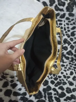 Bolso dorado efecto piel cocodrilo