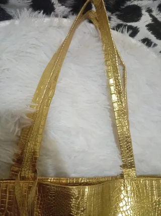 Bolso dorado efecto piel cocodrilo