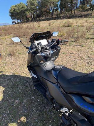 Yamaha TMAX 560 2022