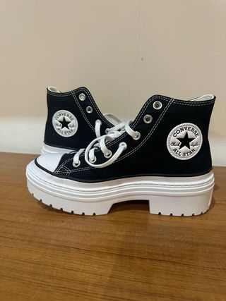Converse plataforma lugged hell negras