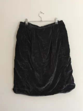 Falda L terciopelo negro