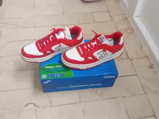 Zapatillas Joma Rojas y Blancas con Caja