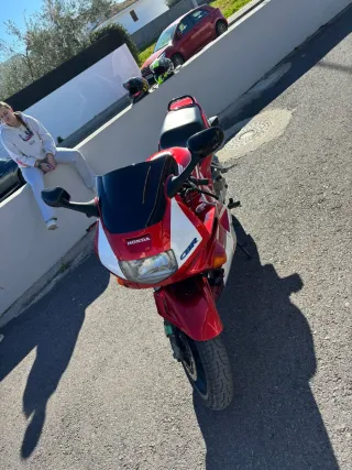 Honda CBR 600 F2 Roja y Blanca