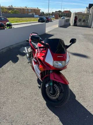 Honda CBR 600 F2 Roja y Blanca