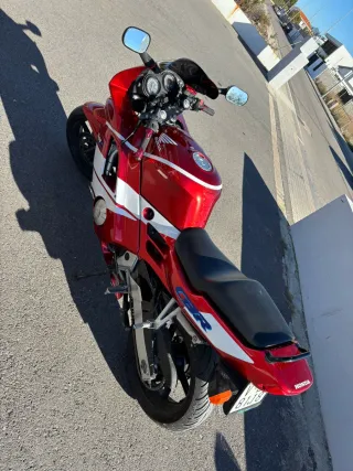 Honda CBR 600 F2 Roja y Blanca