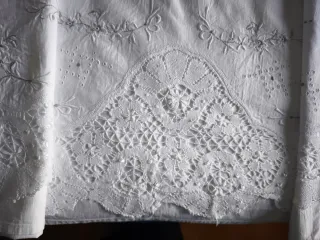 Antiguo juego sábanas encaje bolillo algodón.