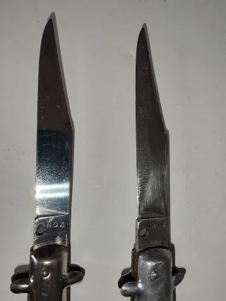 Dos cuchillos turísticos italianos.