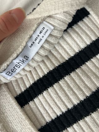 Cárdigan Bershka rayas negras y blancas corto