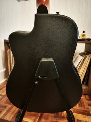 Guitarra Electroacústica Stagg + Estuche Ovation.