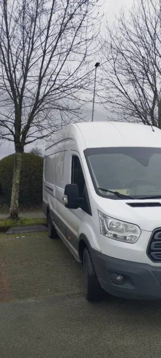 Se hacen portes y mudanzas, por todo Galicia.