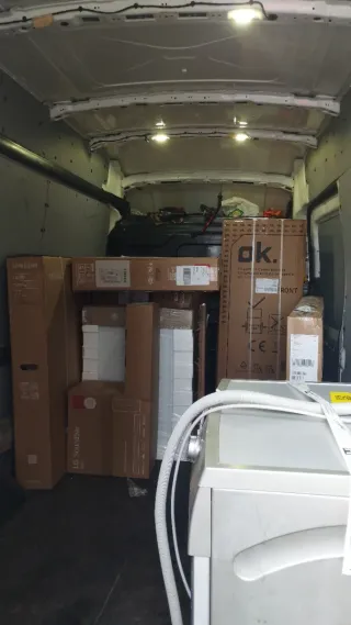 Se hacen portes y mudanzas, por todo Galicia.