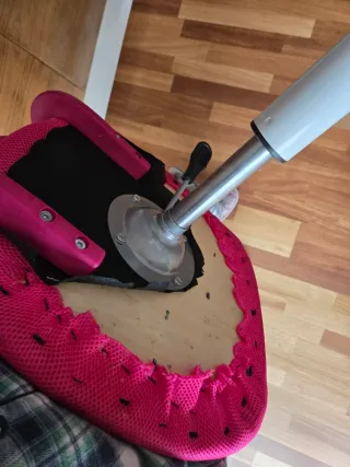 Silla de escritorio rosa y blanca