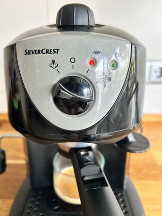 Cafetera Expresso SilverCrest Negra