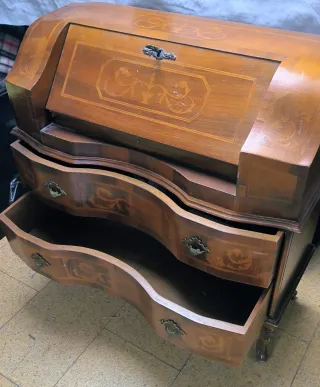 Secreter de madera con cajones