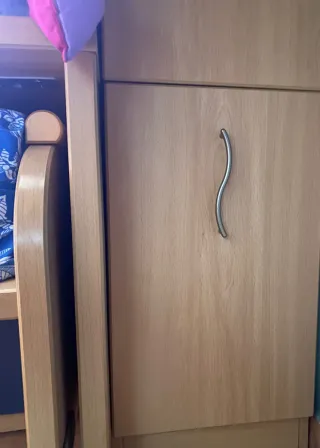 Cama nido de madera.