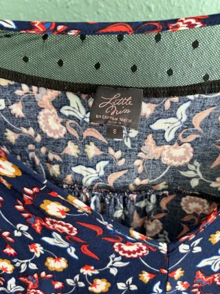 Vestido estampado floral azul y rojo