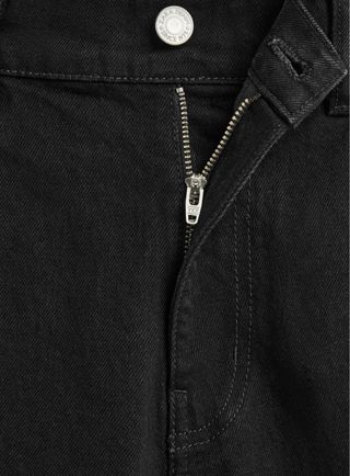 Bermuda Negra Regular Fit