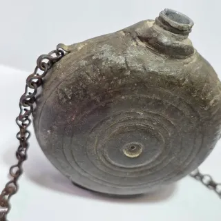 Borraccia fiaschetta da pellegrino in metallo