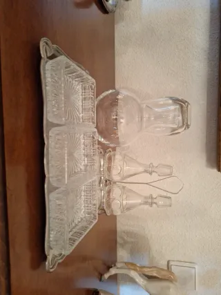 Juego de botellas de cristal con soporte