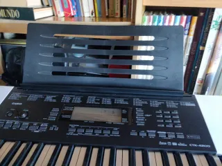 Órgano Casio CTK-4200 con funda para teclado