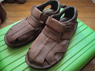 Sandalias italianas de piel marrón, nuevas Nº44