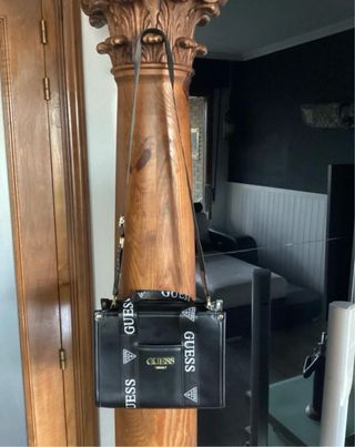 Bolso Guess Negro Auténtico.Como nuevo.