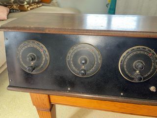 RADIO VALVULAS AMERICANA COFRE AÑOS 20 FUNCIONANDO