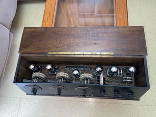 RADIO VALVULAS AMERICANA COFRE AÑOS 20 FUNCIONANDO
