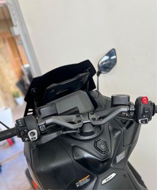 Yamaha TMAX Maxi Scooter Negra