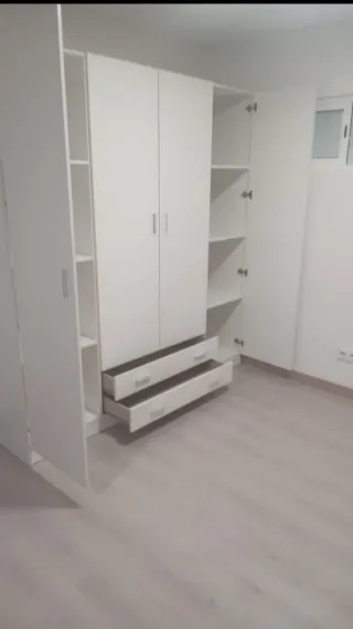 Armario modular madera beige y gris