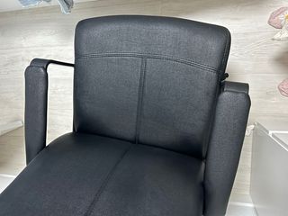 Silla de oficina negra