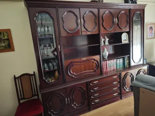 Mueble de comedor antiguo madera y cristal