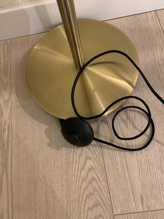 Lámpara de pie moderna latón