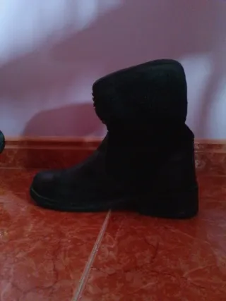 Botas cuero y ante con tachuelas