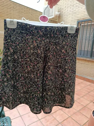 Falda corta floral negra - talla S