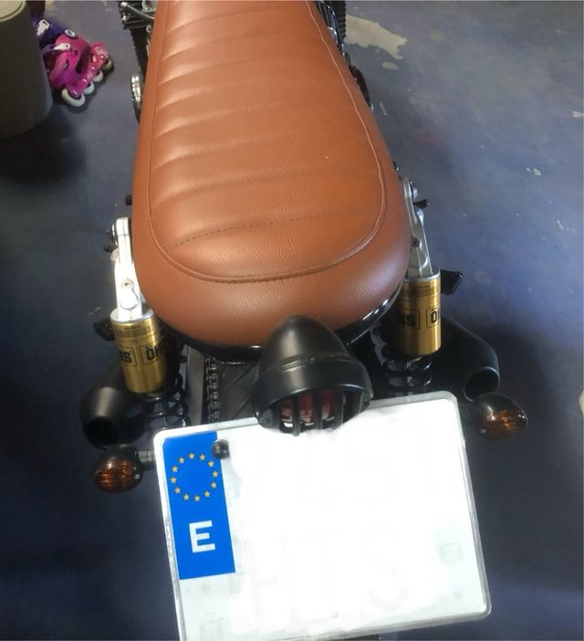 Honda CB750 cafe Racer Scrambler