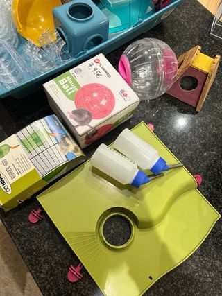 Jaula para hámster con accesorios