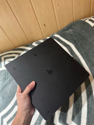 Consola Sony PS4 Slim Negra