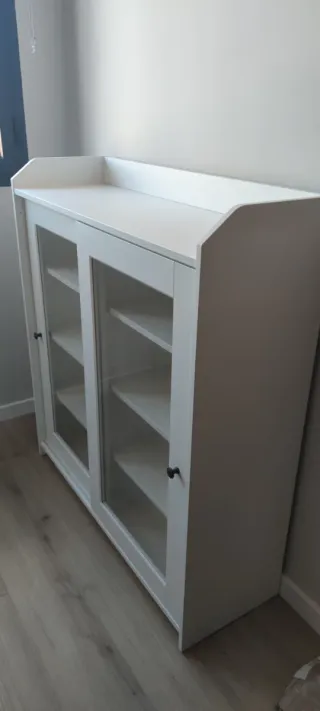 Buffet bianco di Ikea