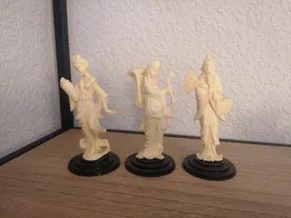 Figure Cinesi Beige e Nere