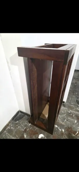 Mesa de centro de madera y cristal