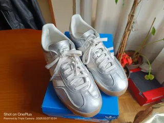 Adidas Gazelle Plata/Blanco Talla [Talla]