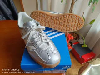 Adidas Gazelle Plata/Blanco Talla [Talla]