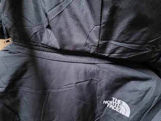 Chaqueta The North Face Negra con Capucha